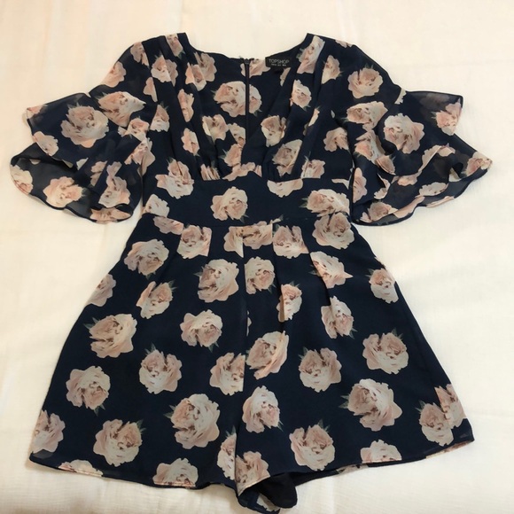Topshop Dresses & Skirts - Floral Topshop dress/romper